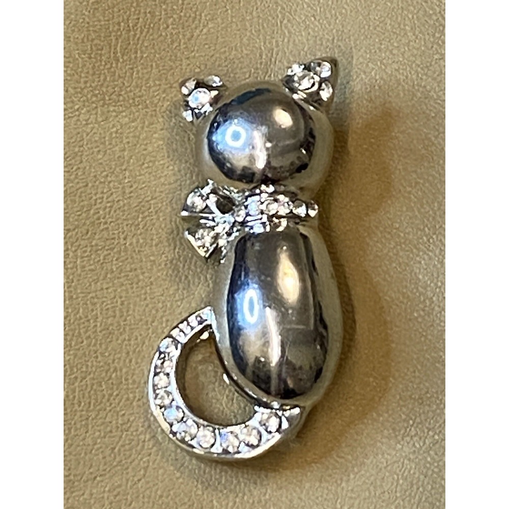 Cat Kitty Brooch/Pin Silver Tone Decorated With Clear Rhinestone Holiday Perfect